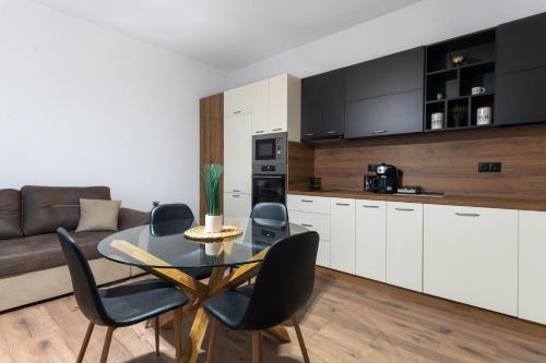 La Luna - High-end 2BD Flat in the TOP centre by Flat Mаnager