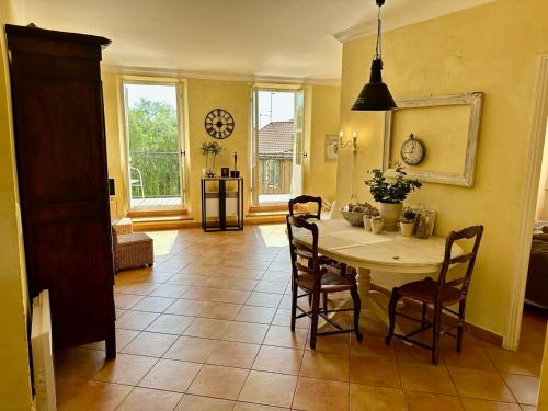 Φωτογραφία από το άλμπουμ του Résidence Place Poullan στο Βιλφράνς-συρ-Μερ