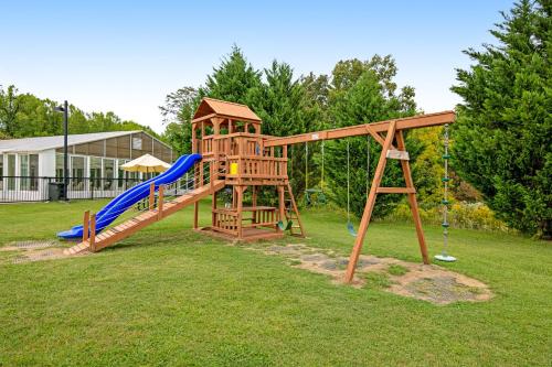 Ο χώρος παιχνιδιού για παιδιά στο Mountain View Condo 5502