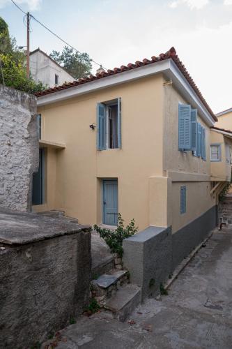 Under the Clock Tower (Greek Traditional 125m2 home)