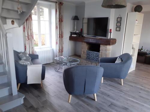 TV a/nebo společenská místnost v ubytování Maison vue exeptionnelle sur la mer
