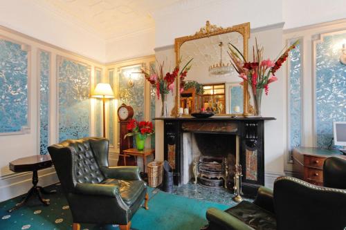 London Visitors Hotel Image