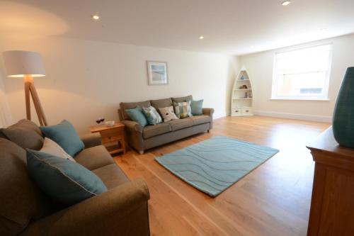 Southwold Arms Apartment – Photos 2