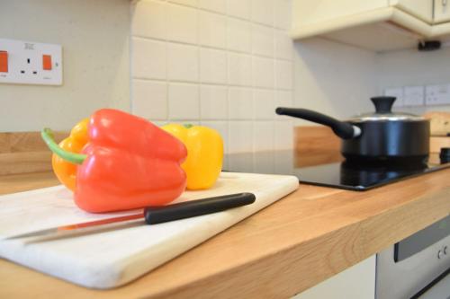Una cocina o zona de cocina en Spindrift, Southwold