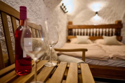 Cama o camas de una habitación en Sklep jinak