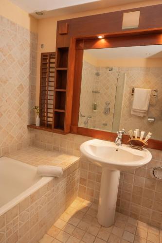 Un baño de Hotel Bakoua Martinique