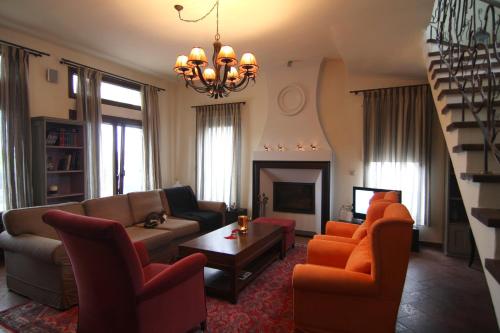 Гостиная зона в A luxury mansion near Kerkini lake (Villa Oriana)