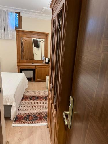 Ada Hotel Istanbulにあるベッド