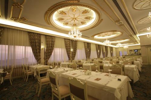 Εστιατόριο ή άλλο μέρος για φαγητό στο Demir Hotel