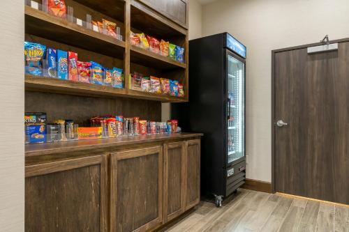 Cucina o angolo cottura di Comfort Suites