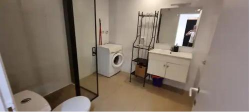 Un baño de funattlv