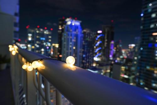 4 bed full condo in Miami with skyline & sea view photo 44