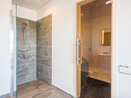 Bilik mandi di 8 person holiday home in Tarm