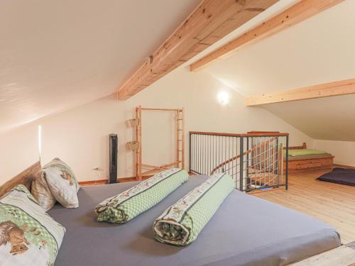 A bed or beds in a room at Haus Rabl Deng