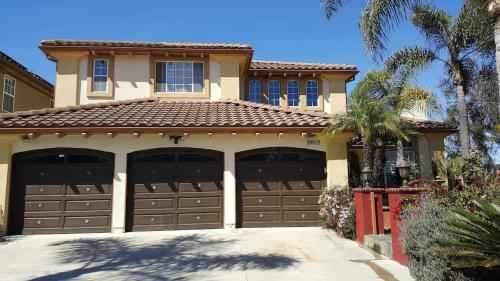 Huntington Beach Vacation Ocean Estate w/ Putting Green, Movie Room & Pool Table