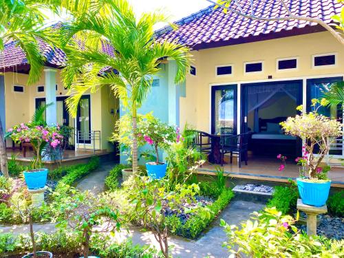Taman di luar Lakromo Amed Homestay