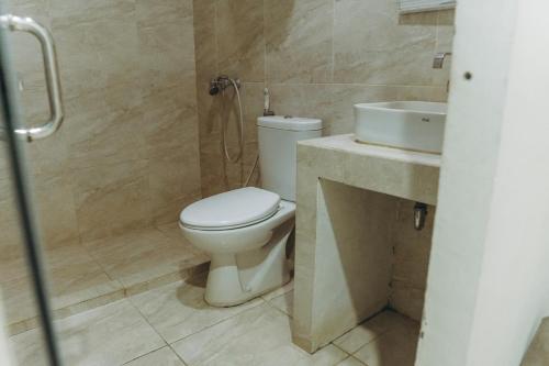 Ένα μπάνιο στο DS Colive Layur Kota Lama