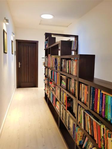 ホームステイにある図書室
