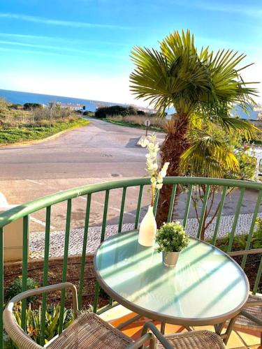 Casa Da luz 5 - sea view 2 bedrooms apt , beach & swimming-pool