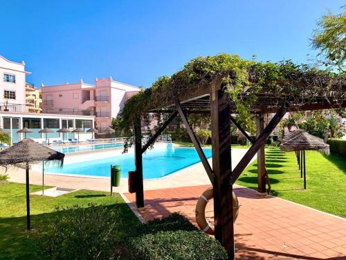 Casa Da luz 5 - sea view 2 bedrooms apt , beach & swimming-pool