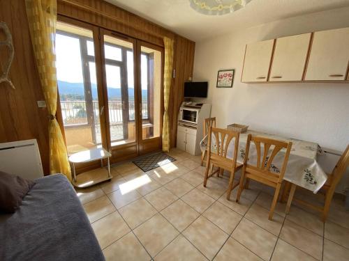 Appartement Les Angles, 2 pièces, 4 personnes - FR-1-295-139