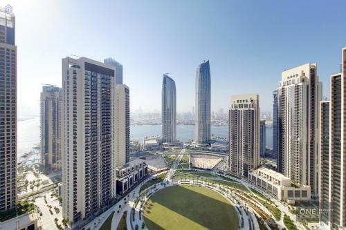 Gallery image of High Floor - Stunning Location - Canal View in Dubai