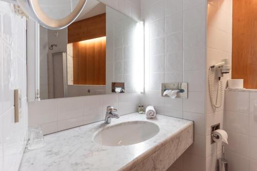 Koupelna v ubytování Hotel Restaurant Südrast Dreiländereck