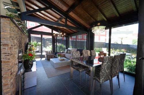 Foto Maravillosa vivienda con jardín y barbacoa. 4