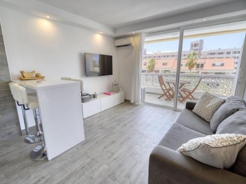 322 Playa Honda AC and Terrace