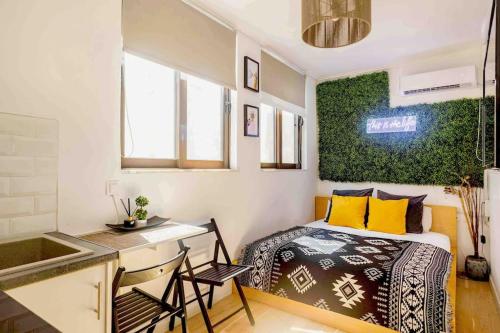Downtown 22sqm Green Nest King-Size Bed