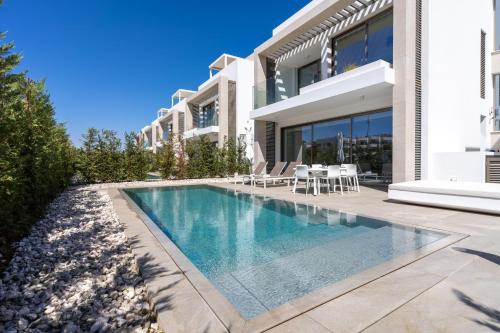 Waves 3-Bedroom Villa in Protaras
