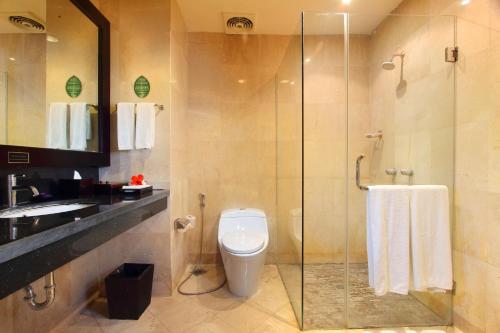 Et badeværelse på Best Western Resort Kuta