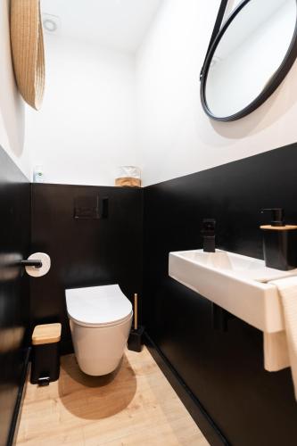 Old Town Nice Renovated 2BR Near Beaches & Cours Saleya