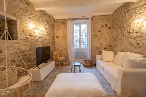 Old Town Nice Renovated 2BR Near Beaches & Cours Saleya