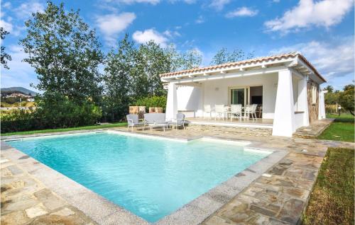 Amazing home in Budoni with Outdoor swimming pool, WiFi and 3 Bedrooms