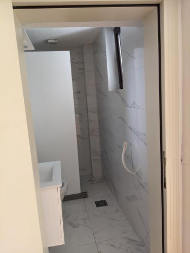 Un baño de Apartments & Restaurant ABAS