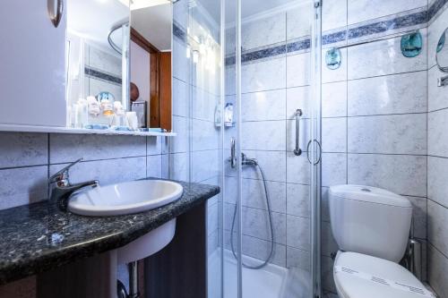 Kúpeľňa v ubytovaní Irida Beach Resort Suites