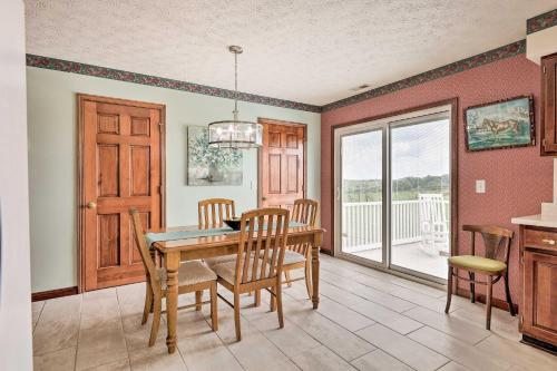 ウィリアムズタウンにあるCharming Williamstown Retreat with Private Yardのギャラリーの写真