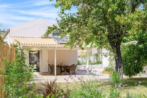 Fotografie z fotogalerie ubytování LiLy's Garden House v destinaci Ágios Rókkos