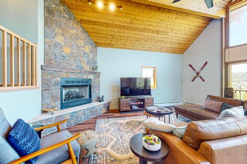 Knotty Pine Refuge – Photos 4