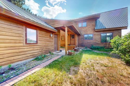 Knotty Pine Refuge – Photos 5
