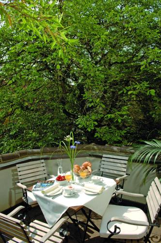 Un jardín fuera de Hotel Der Löwen