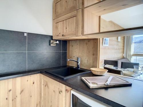 Appartement spacieux proche des pistes avec balcon - FR-1-344-817