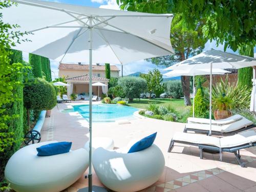 Elegant villa in Les Mées with garden