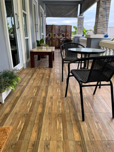 Rõdu või terrass majutusasutuses Chean-Chean House