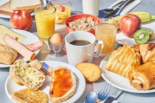 Jídlo v hotelu nebo okolí