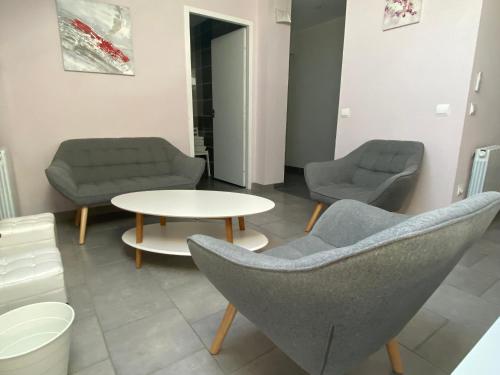 Posezení v ubytování Chambre d'hôtes LA COLOMBE