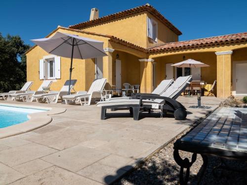 Bazén v ubytování Holiday Home La Renaudière by Interhome nebo v jeho okolí
