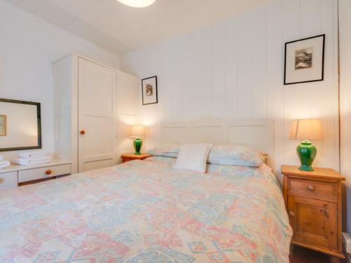 En eller flere senger på et rom på Holiday Home Ganllwyd by Interhome
