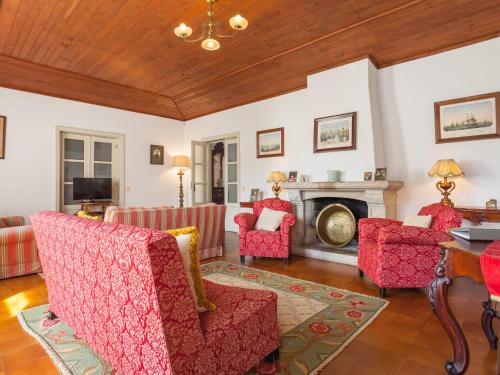 Et opholdsområde på Holiday Home De Ferreira by Interhome